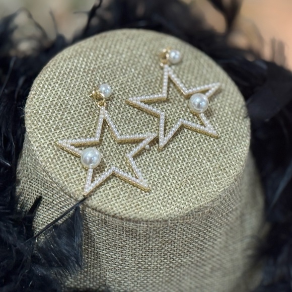 Elegant Gold Star Pearl Earrings - Picture 1 of 1